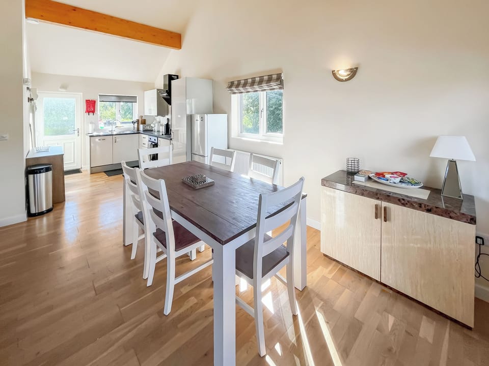 Dining Area | James Ville Marina - Lavender - James Villa Marina, Brigg