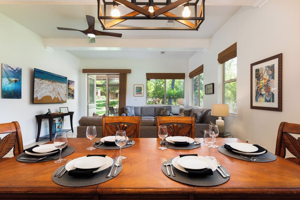 Everything you need for setting the table is provided