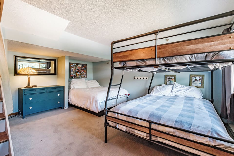 Bed room