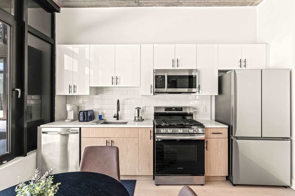 Full Kitchen