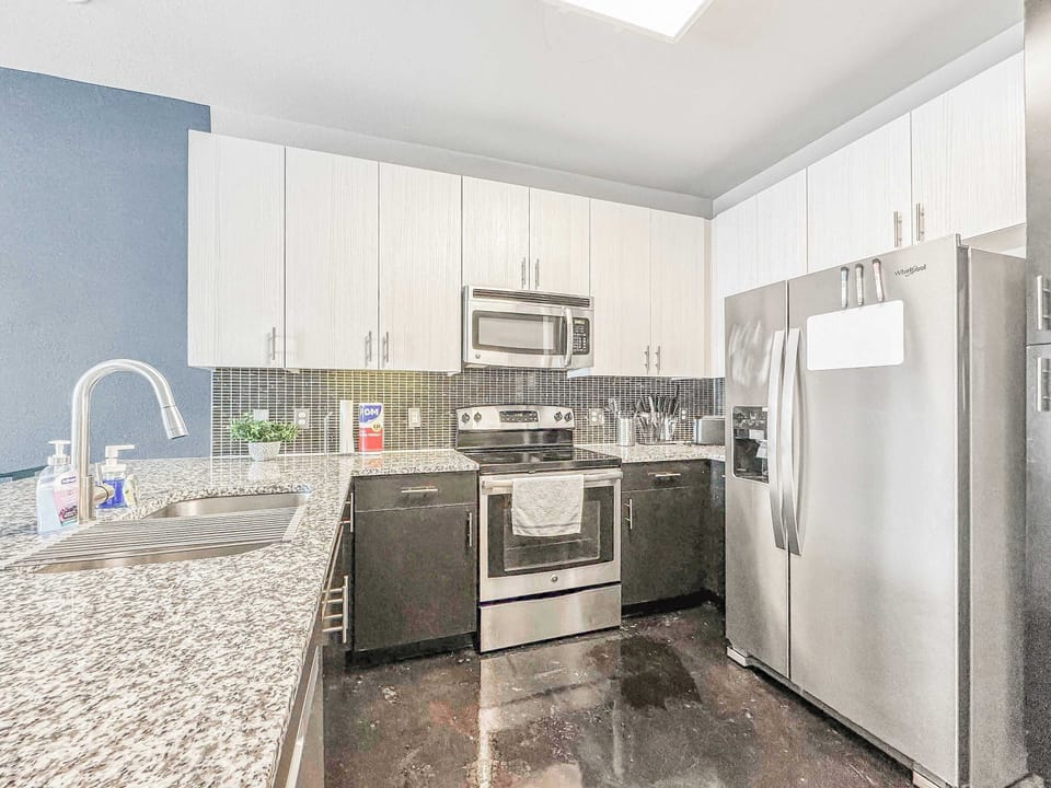 Full Kitchen
