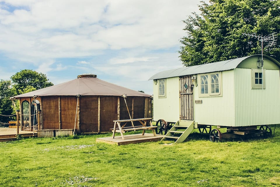 Yoga yurt and Shepherds Hut 