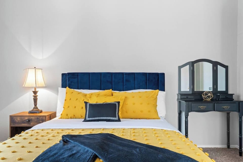 Master bedroom. Located on the 2nd floor. King Bed, Twin Bed. Ensuite master bathroom. 