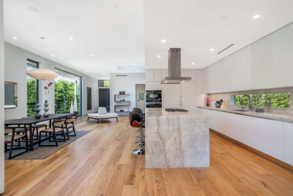 Villa Stella by LuxJB. Gated, new, triplex villa, designed for large families.