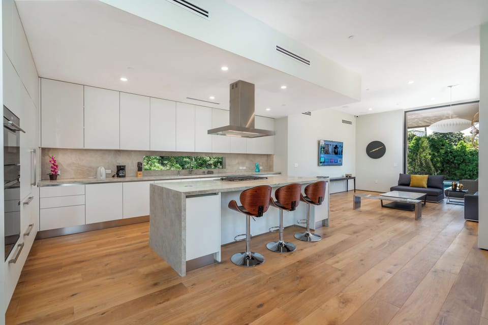 Villa Stella by LuxJB. Gated, new, triplex villa, designed for large families.