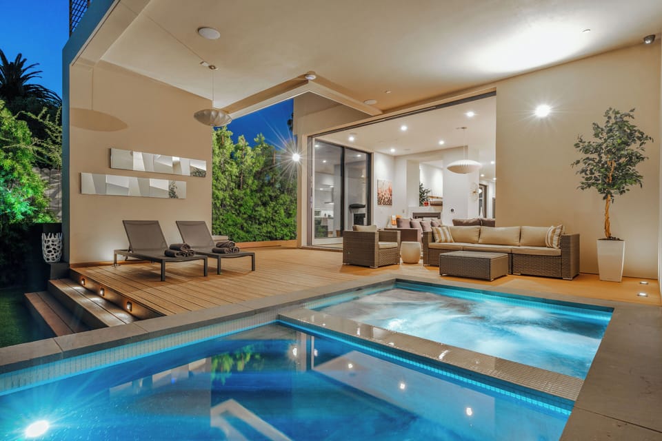 Villa Stella by LuxJB. Gated, new, triplex villa, designed for large families.