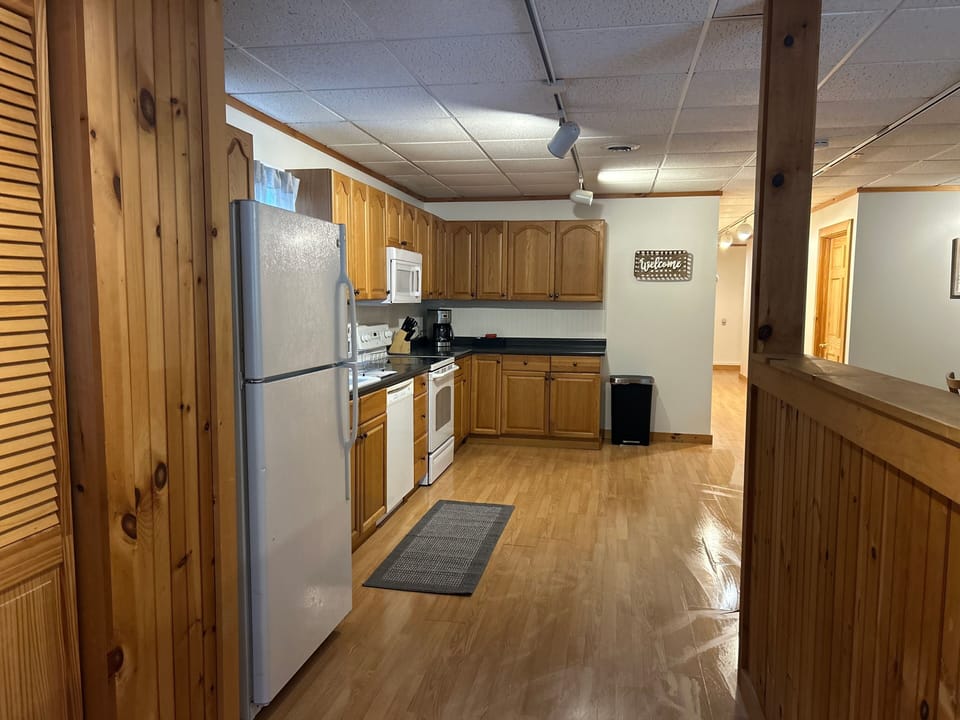 Entryway/ Kitchen