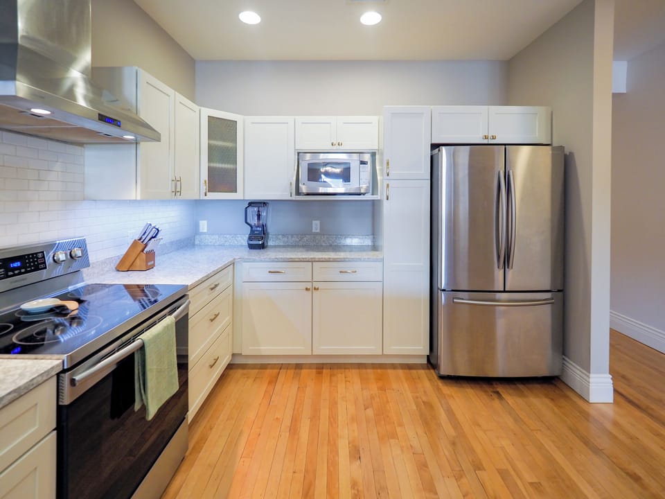 Fully stocked kitchen!
