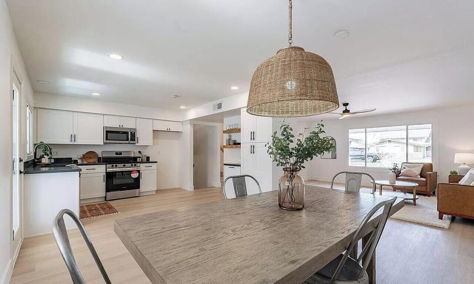 Dining Table (seats 6)