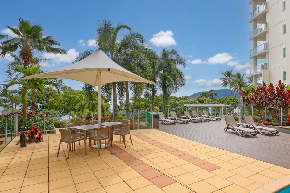 Make the most of your stay with access to a shared BBQ area in the backyard—perfect for grilling and gathering. Surrounded by lush tropical gardens, it’s a serene spot to unwind, dine, and enjoy the warm Cairns weather.