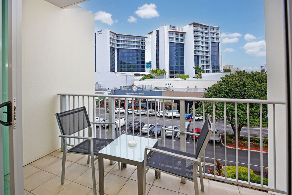 Relax on your private balcony with breathtaking views of the Esplanade. Whether you're watching the sunrise or enjoying the tropical breeze, this peaceful spot is perfect for unwinding and taking in all that Cairns has to offer.