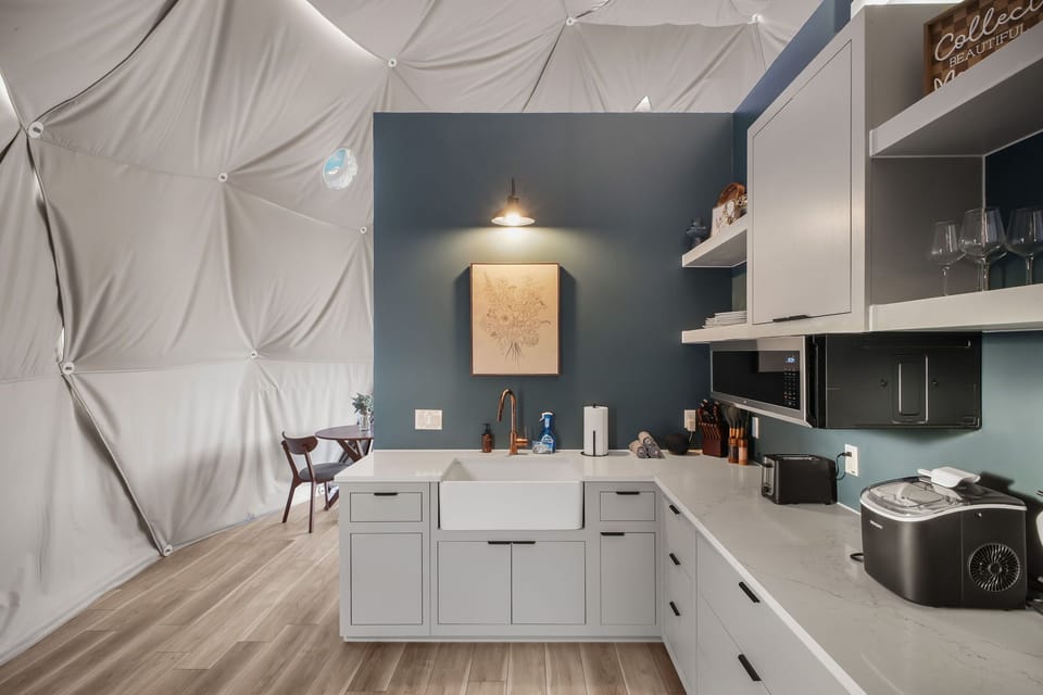 From morning coffee to home-cooked dinners, this kitchen has everything you need for a stress-free stay.