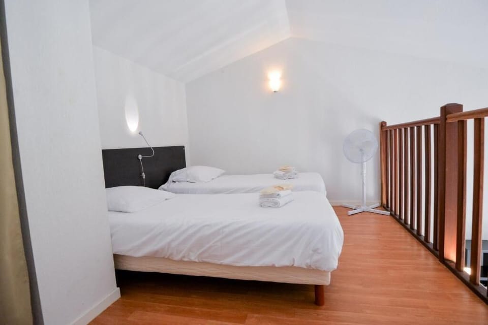 2 Single beds