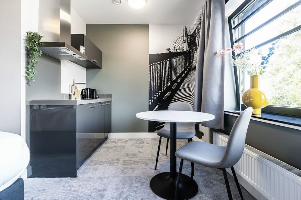 Minimalist design with plenty of workspace for easy cooking.
