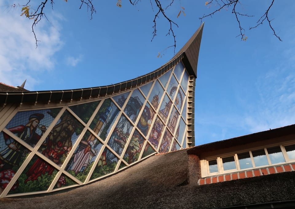 Discover Tilburg’s rich textile history in this award-winning museum of art, fashion & design.