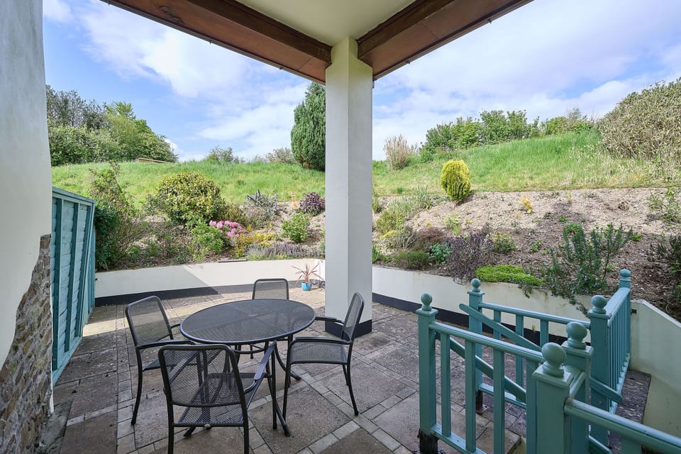 Coombe Cottage, Knowstone - Host & Stay