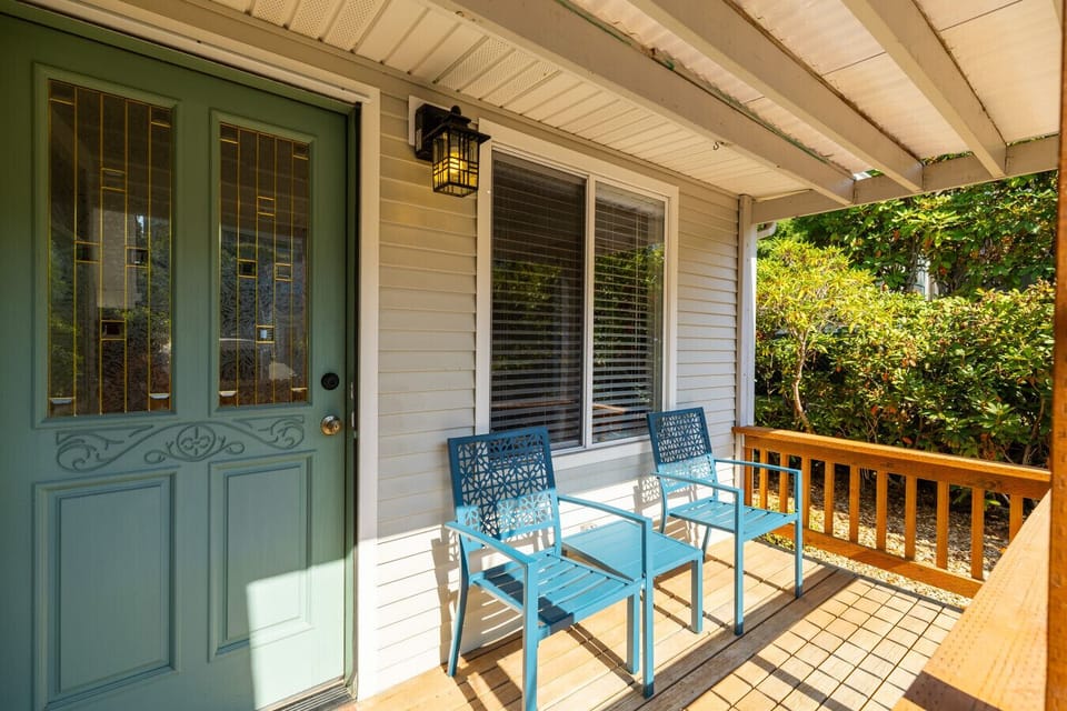 Start your day with coffee on the front porch, where the ocean breeze and quiet garden views welcome you.