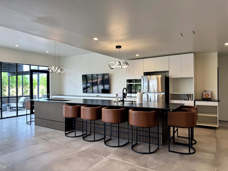 oversized 17 foot island sits 8