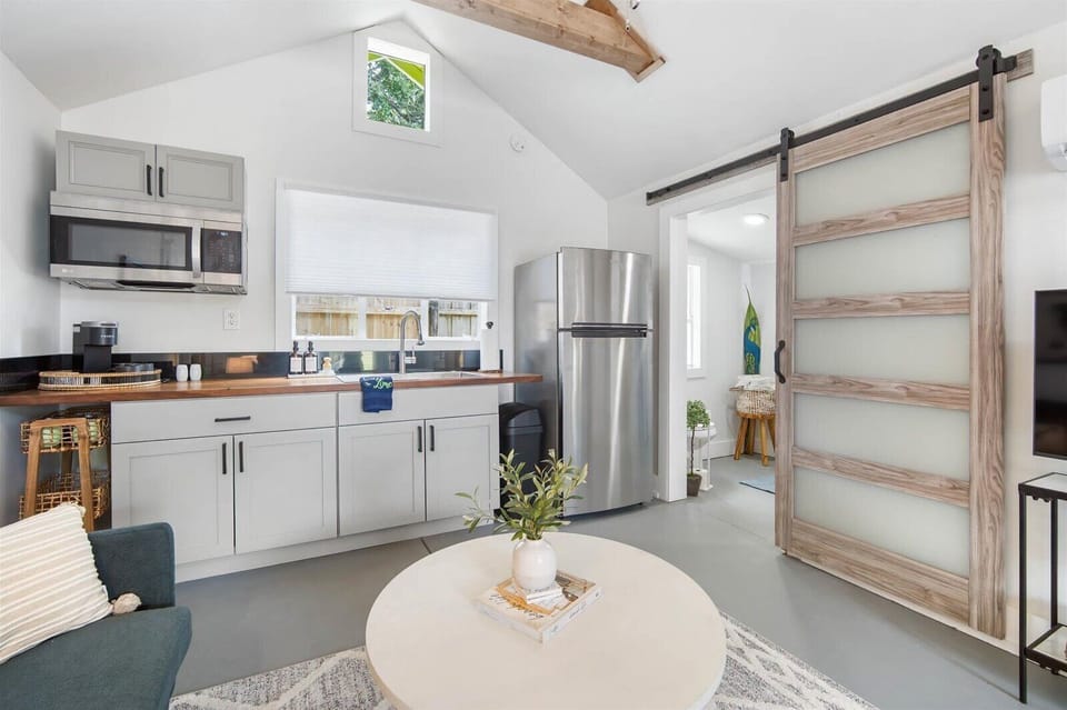 Kitchenette, with microwave, hot plate, kettle, Keurig & fridge and more.  