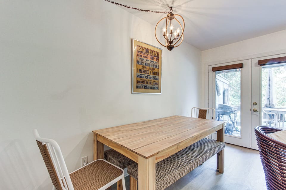 Dining Table | Dishware/Flatware | 1st Floor