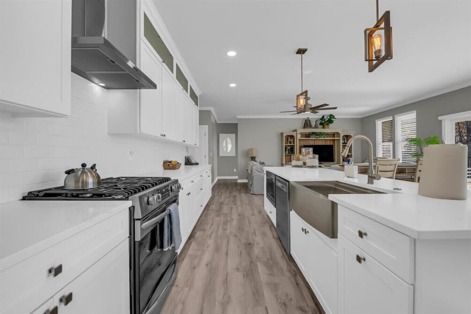 A modern kitchen that makes every home chef feel like a pro.