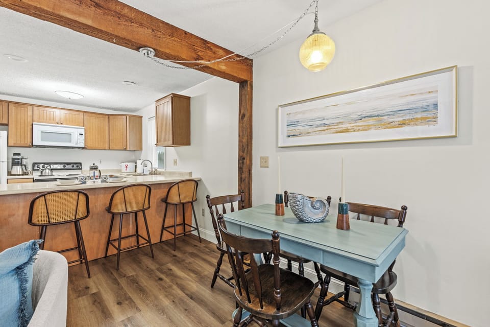 dining table with seating for 4