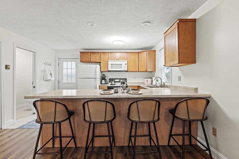 Breakfast area for 4