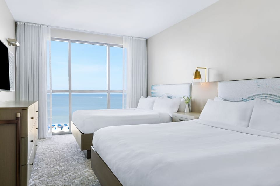 GUEST BEDROOM - 2 QUEEN BEDS