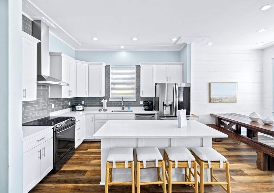 1st Floor - Fully equipped gourmet kitchen