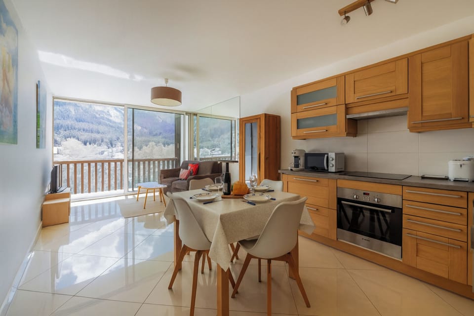 Kitchen and dining area