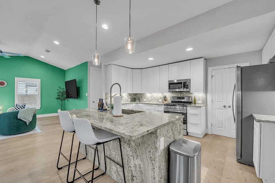 Full kitchen with bar seating