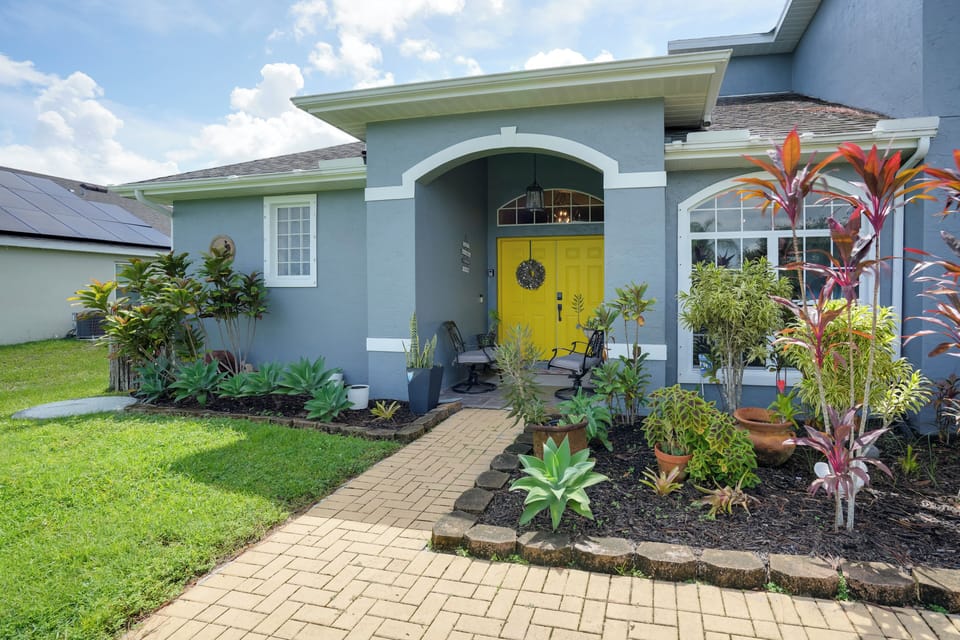 Exterior | Parking | Driveway (3 Vehicles)