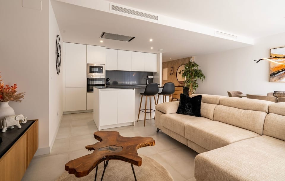 Living area & kitchen