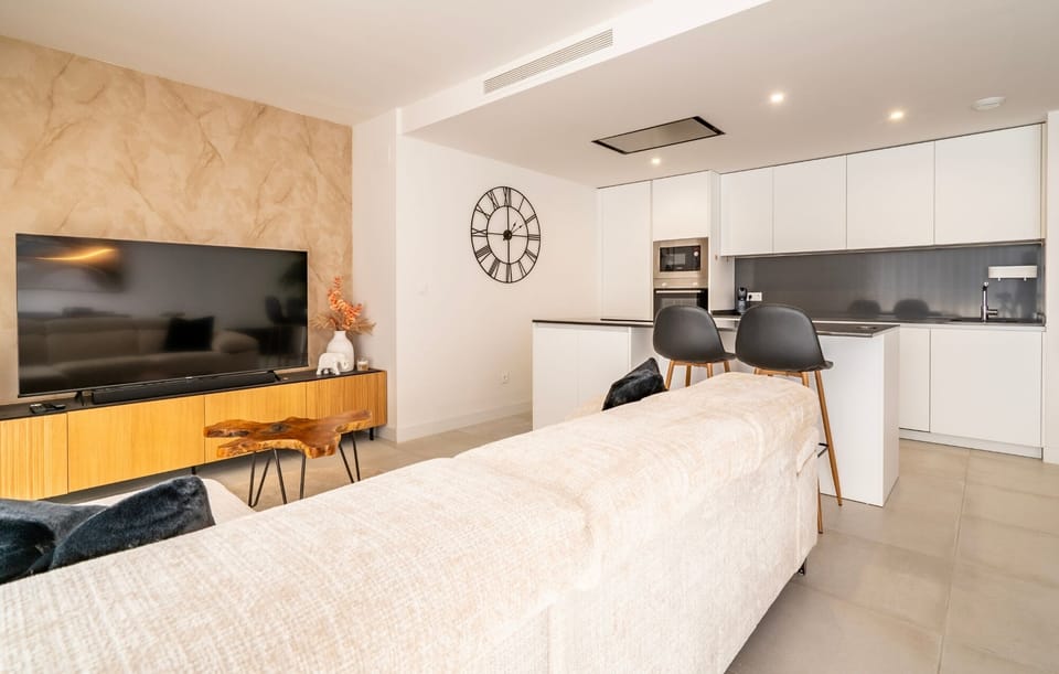 Living area & kitchen
