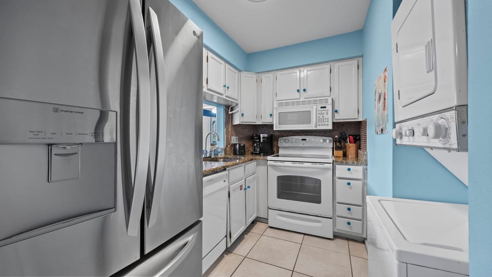 Sea Breeze 218 - Kitchen
