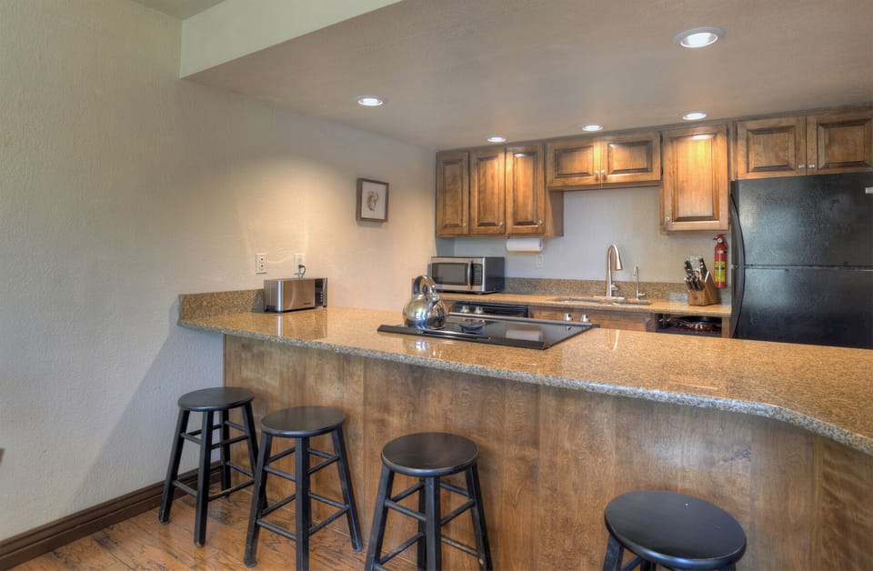 Kitchen/Bar