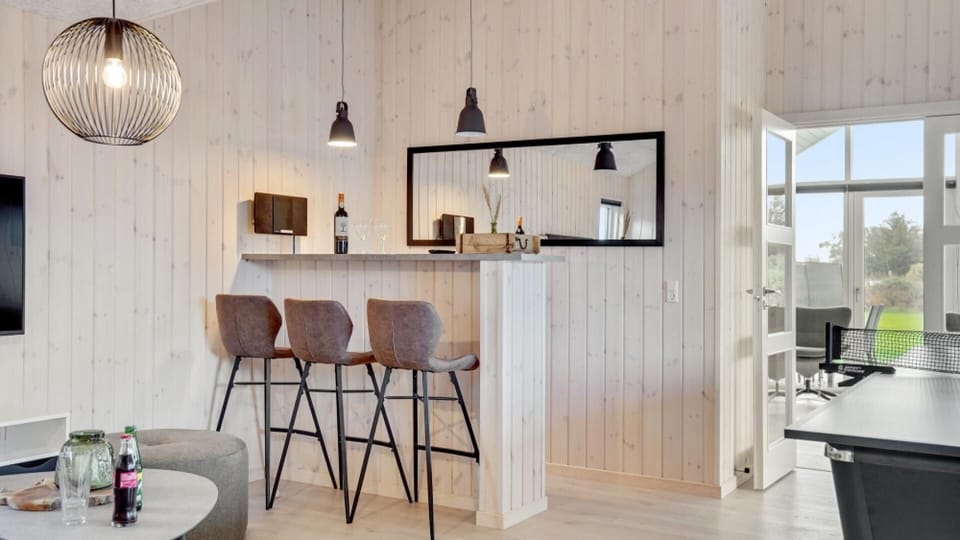 bar