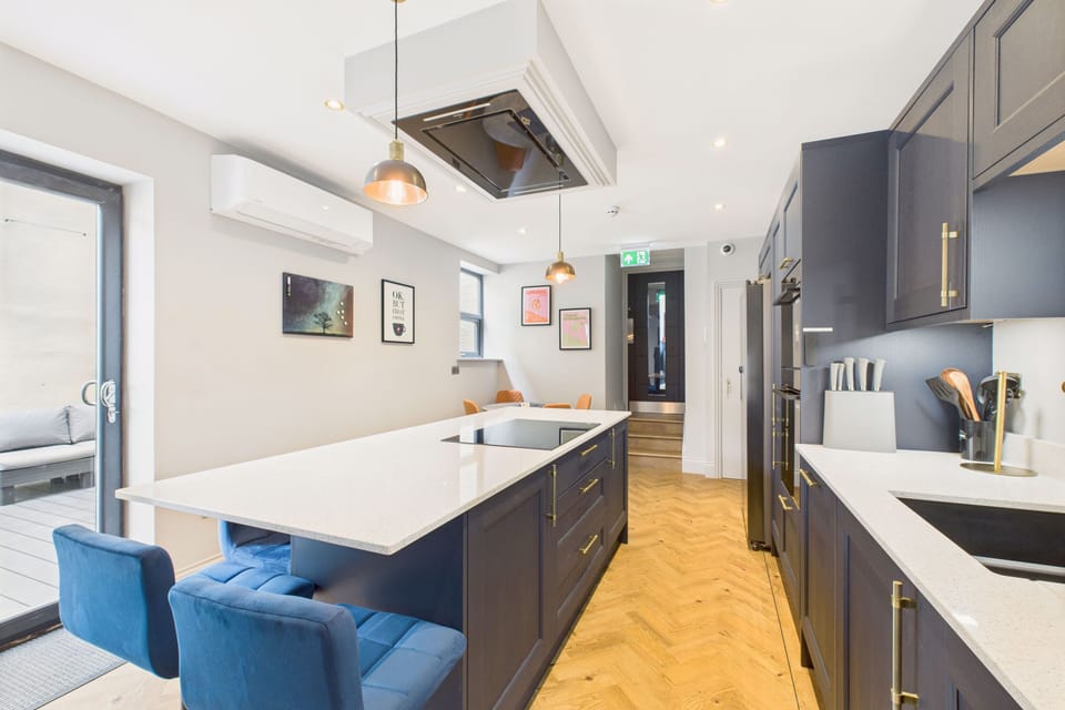 Bellevue Luxe, Redcar - Host & Stay