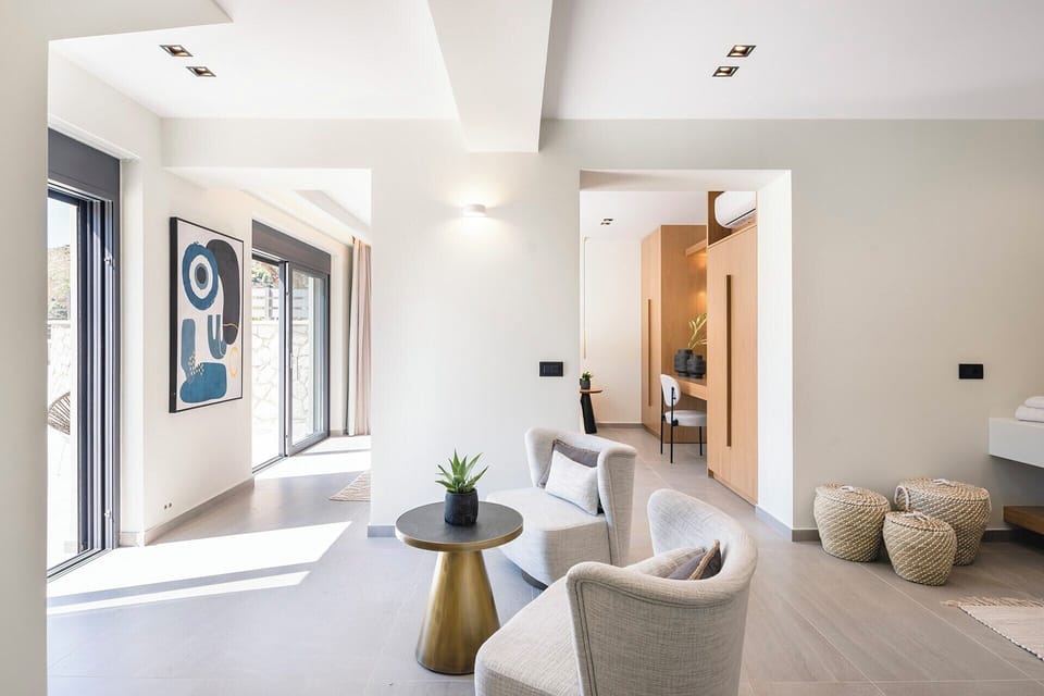 The sitting area of the lower ground floor suite.