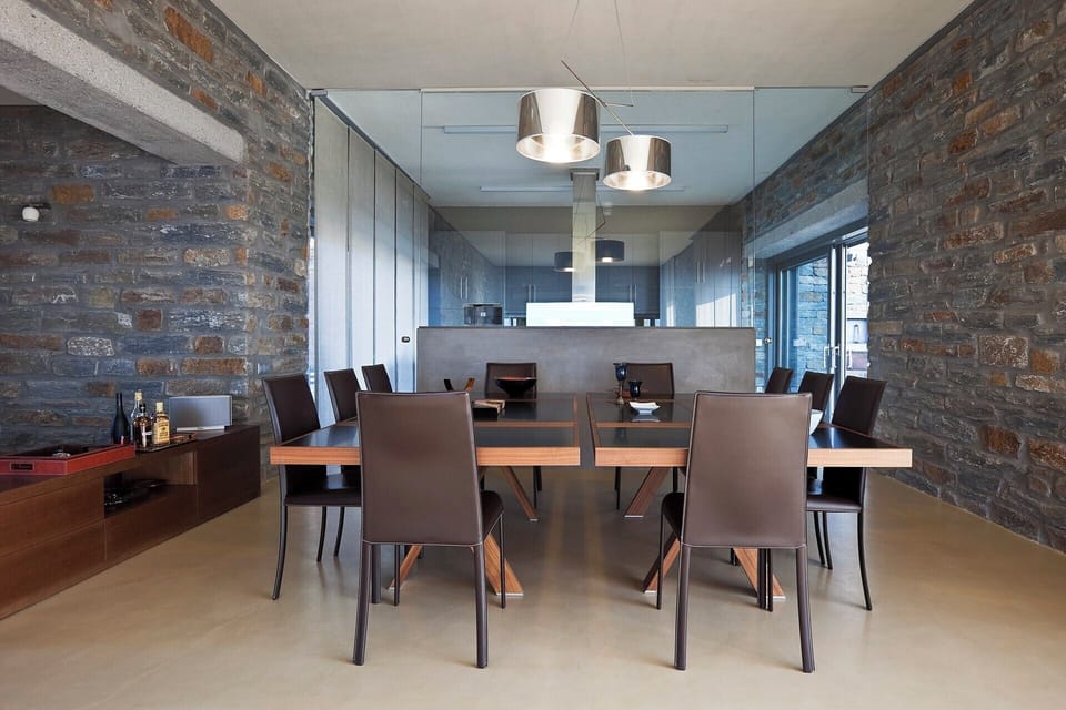 The internal dining area.