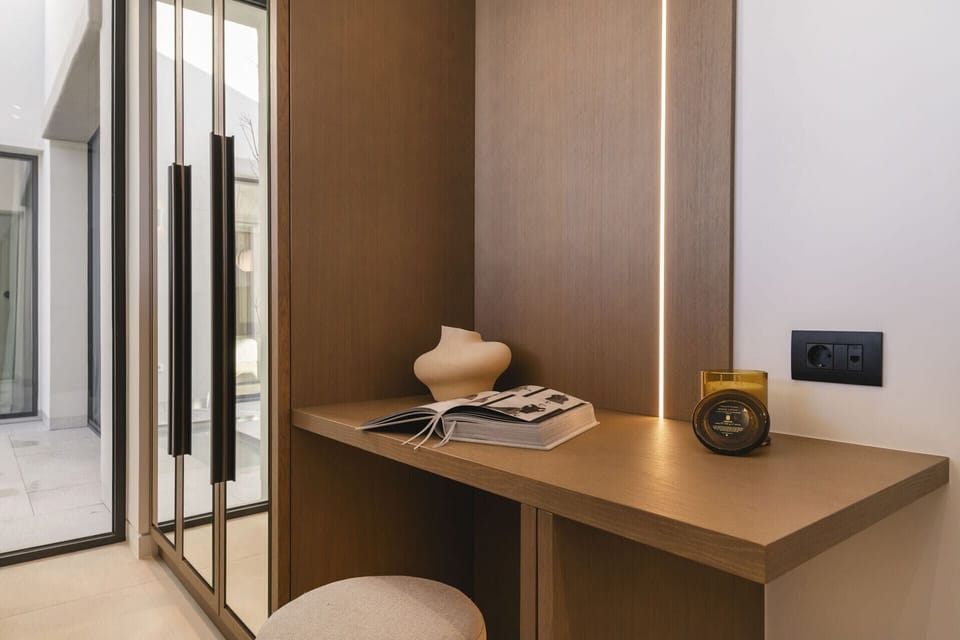 A little study area in bedroom 2.