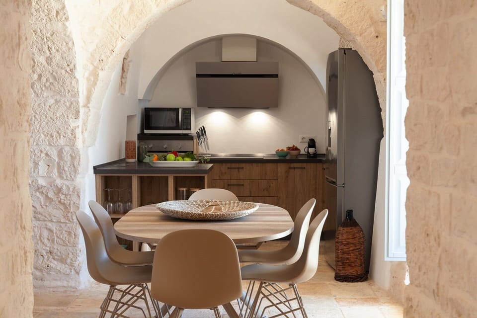 The compact, but well-equipped contemporary kitchen.