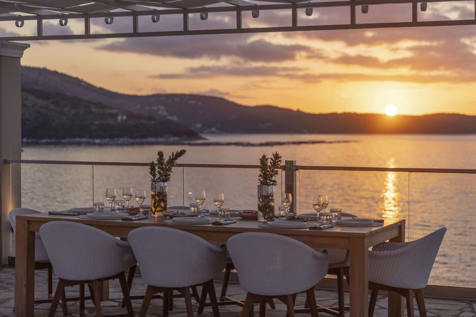 A spellbinding sunset seen from the al fresco dining area.