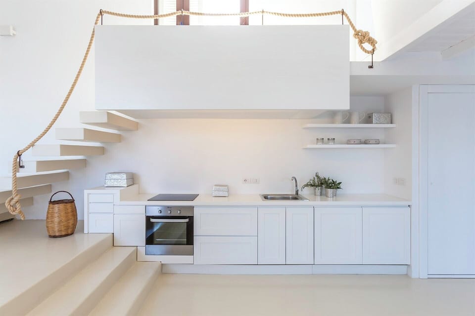 The kitchen facilities in the guesthouse.