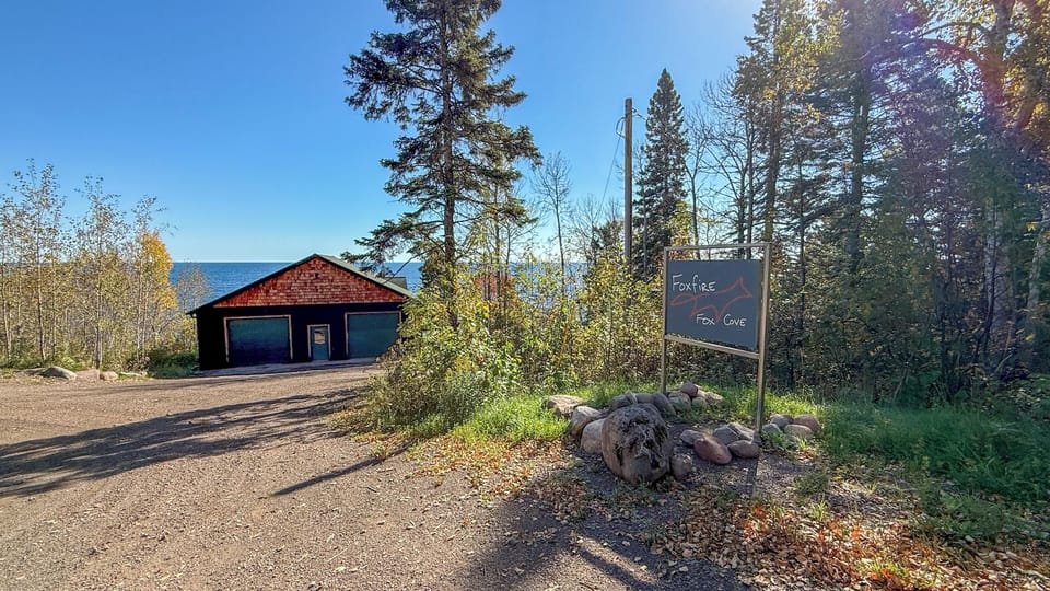 Sign marking the driveway of Foxfire and Fox Cove.