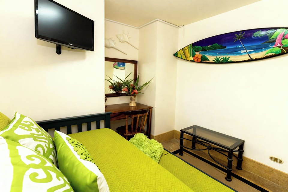 Tulemar Garden House guest room 3