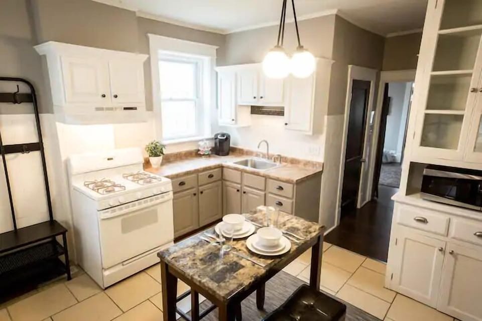 Indoors, Kitchen, Home Decor, Coffee Cup, Furniture