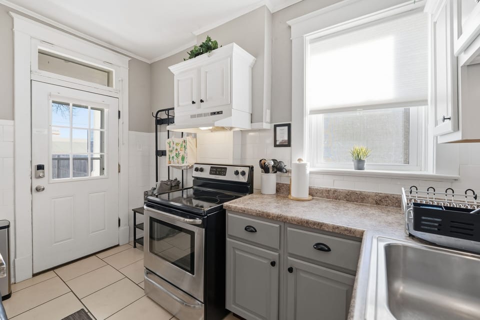 Indoors, Kitchen, Sink, Cooktop, Sink Faucet