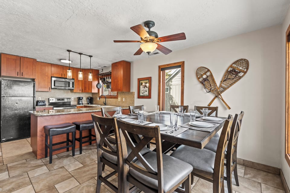 The dining area with seating for 8 guests.