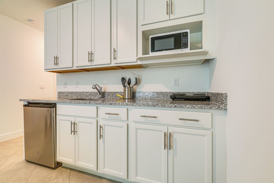 Kitchenette | Cooking Basics | Dishware/Flatware